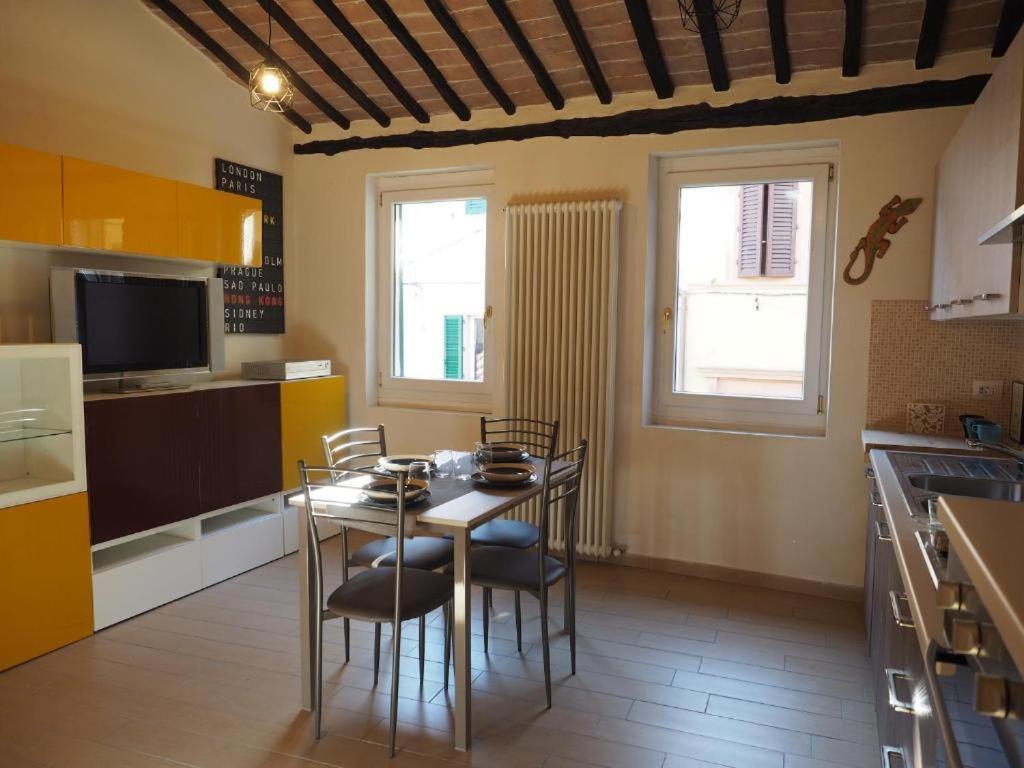 Contrada House By Francigenaapartments Сиена Экстерьер фото